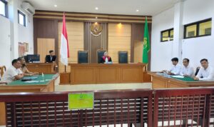 IMG-20251201-WA0362 PANGKALPINANG — Sidang praperadilan perkara dr Ratna Setia Asih kembali menghadirkan dinamika baru. Pada persidangan Senin (1/12/2025) dengan agenda mendengarkan jawaban dari pihak tergugat, Polda Kepulauan Bangka Belitung, majelis hakim tunggal Dewi Sulistiarini SH meminta agar penggugat menyampaikan replik secara tertulis.